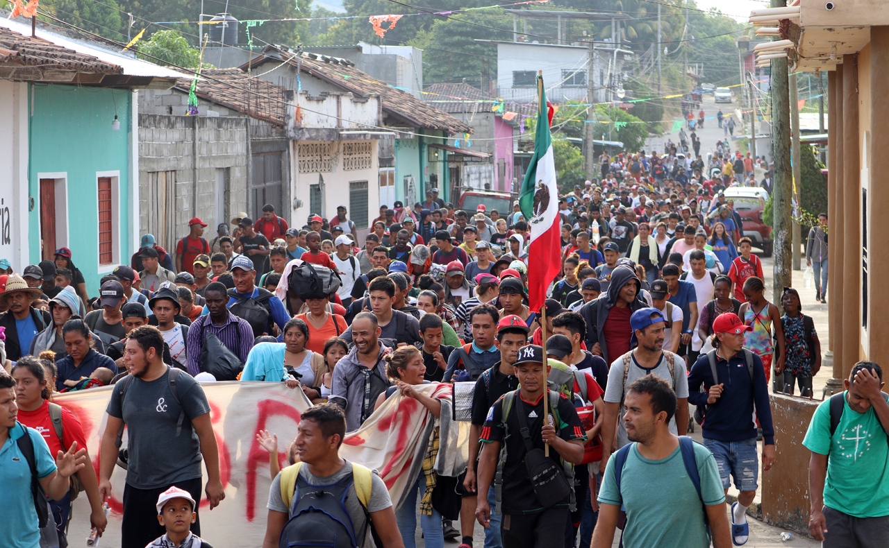 Funcionarios mexicanos viajarán a EU por crisis migratoria, anuncia AMLO