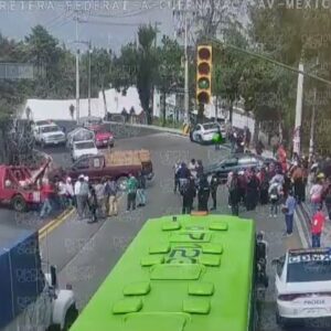 Bloqueo México-Cuernavaca: habitantes cierran la carretera libre