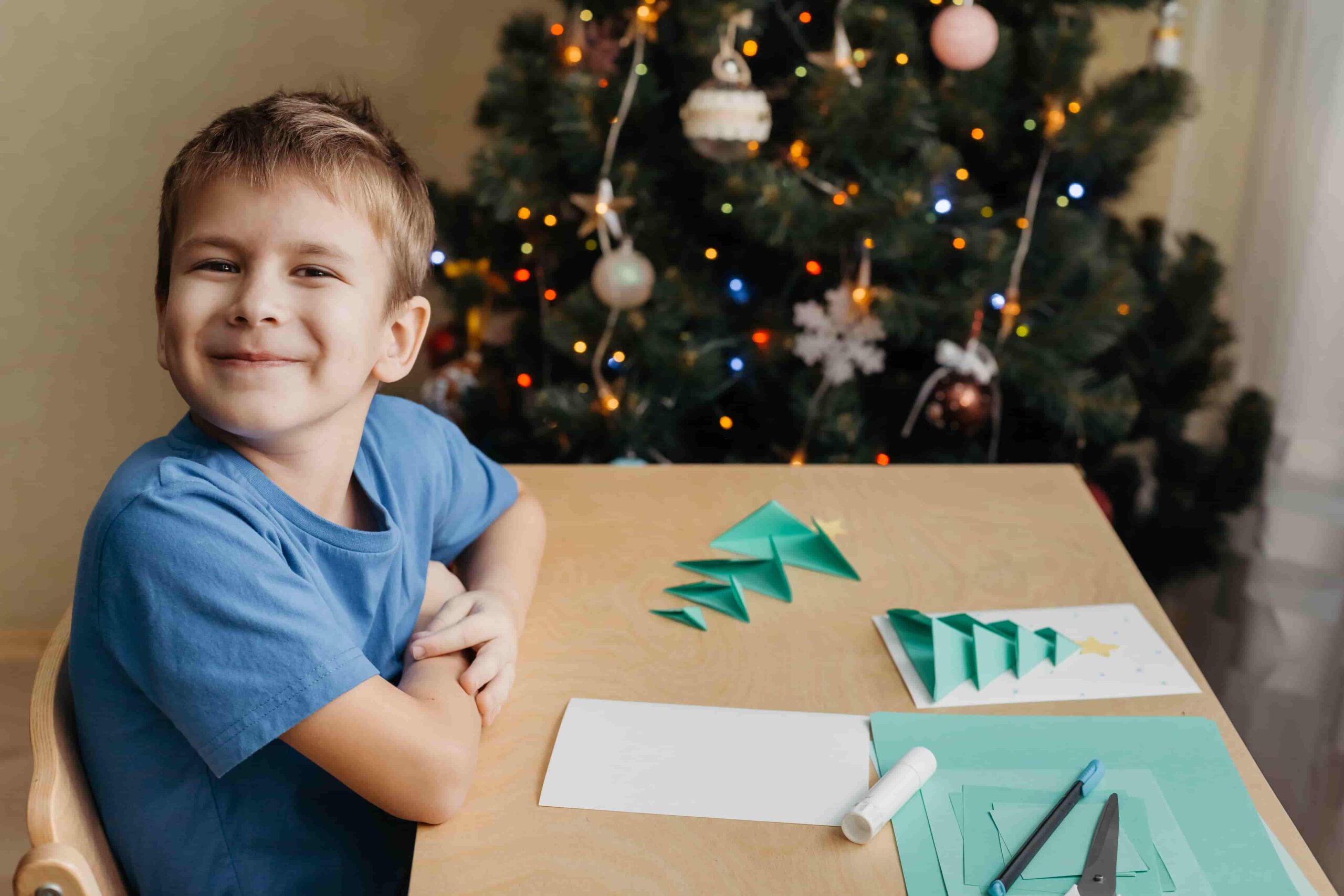 ¿Cómo hacer tarjetas navideñas para niños?