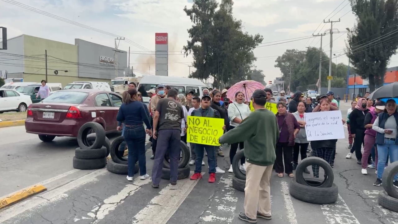 Bloqueo Vía Morelos: vecinos exigen servicio de agua en Ecatepec