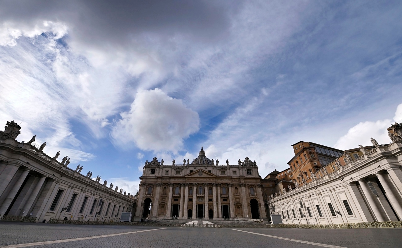 Vaticano acepta la bendición de parejas LGBT sin considerarlas matrimonio