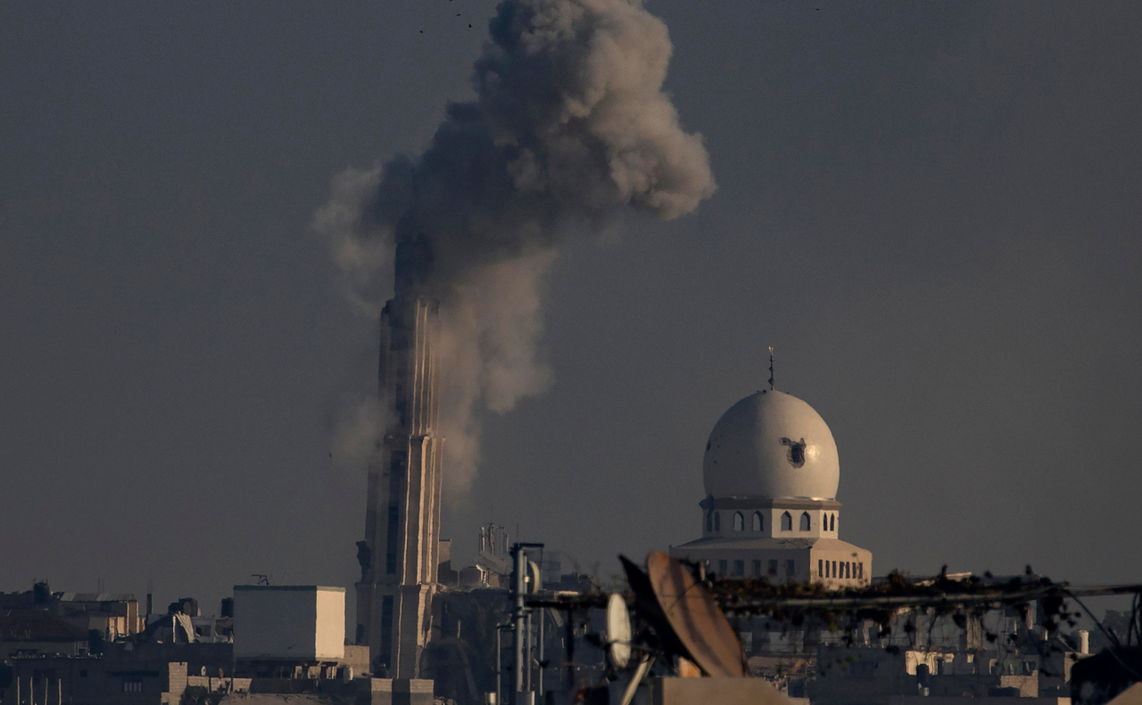 Los combates se extienden por Gaza, mientras Netanyahu visita el norte y Sinwar reaparece