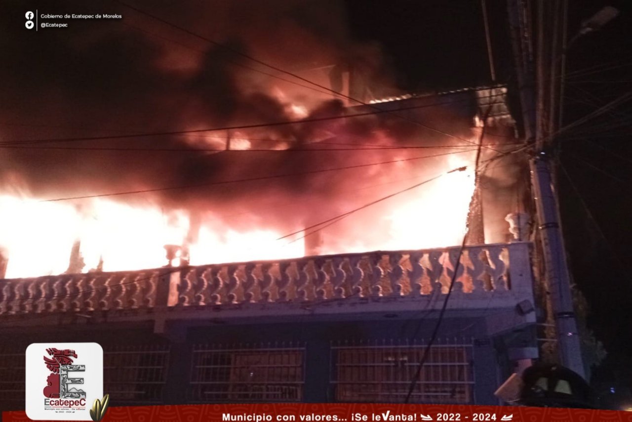 Incendio en taller de telas en Ecatepec deja una persona muerta