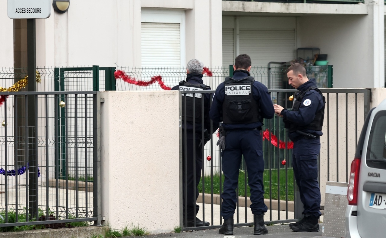 Un hombre es detenido por el homicidio de su esposa y sus cuatro hijos en Francia