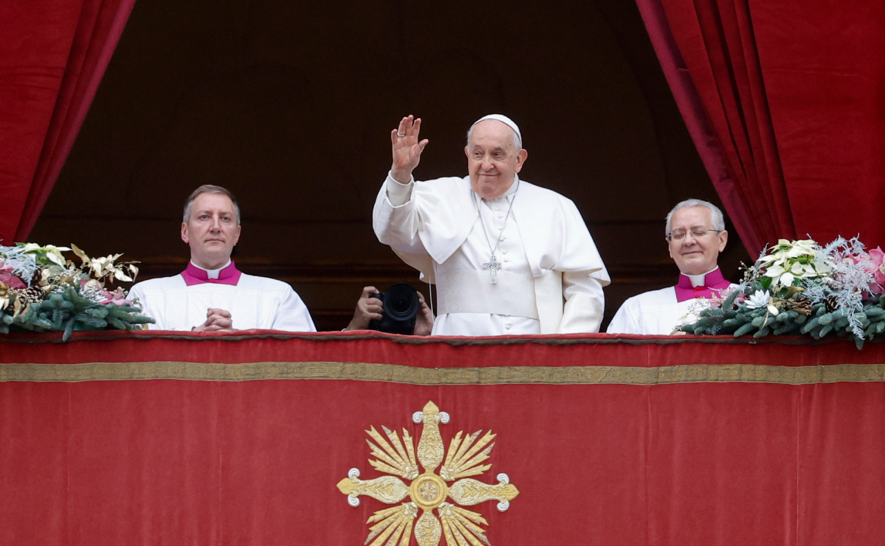 Papa Francisco critica gasto en armamento y pide paz para los conflictos mundiales