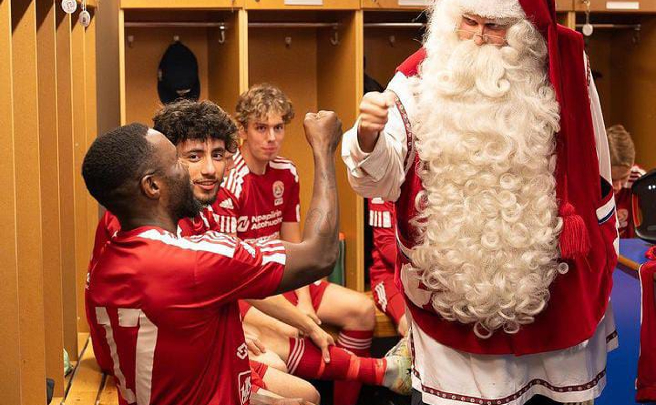Así es el FC Santa Claus, club europeo que busca ascender a la primera división de su país