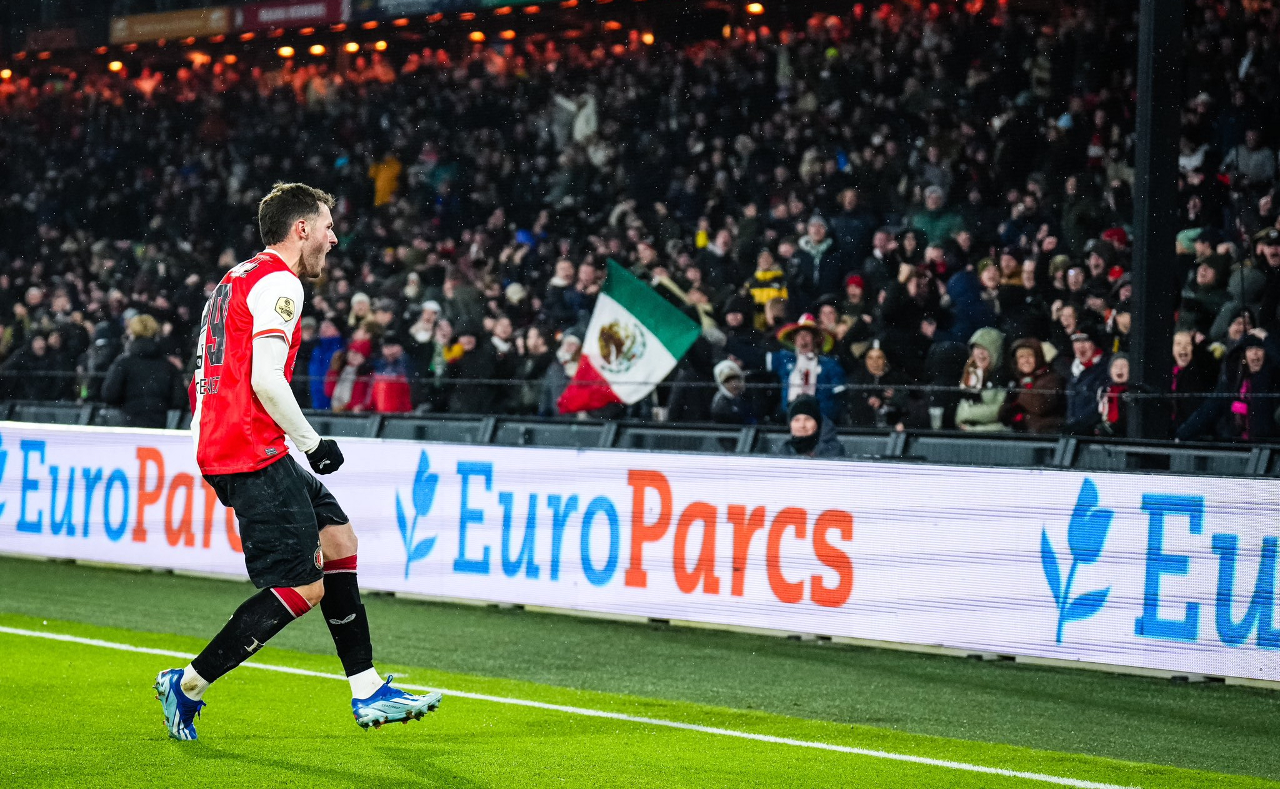 ‘Tiene para triunfar en la élite, debe irse de inmediato de Feyenoord’: Hugo Sánchez sobre Santiago Giménez