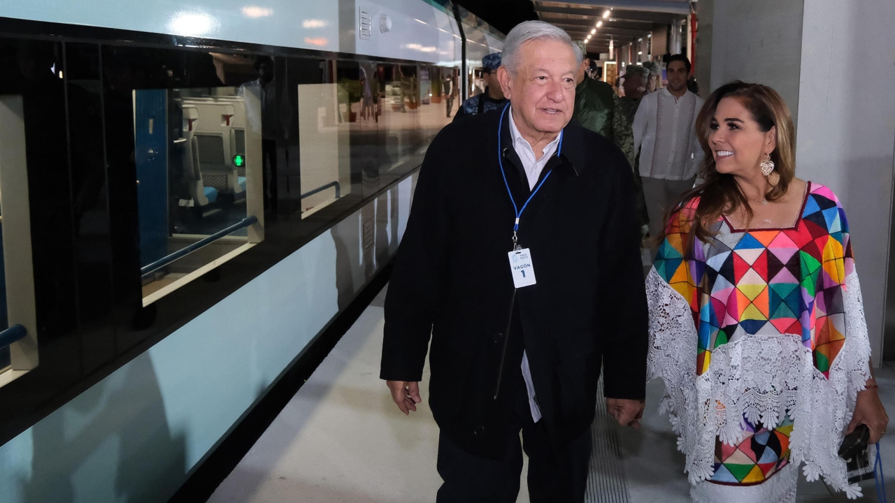 Sin ceremonia oficial, AMLO inaugura el segundo tramo del Tren Maya