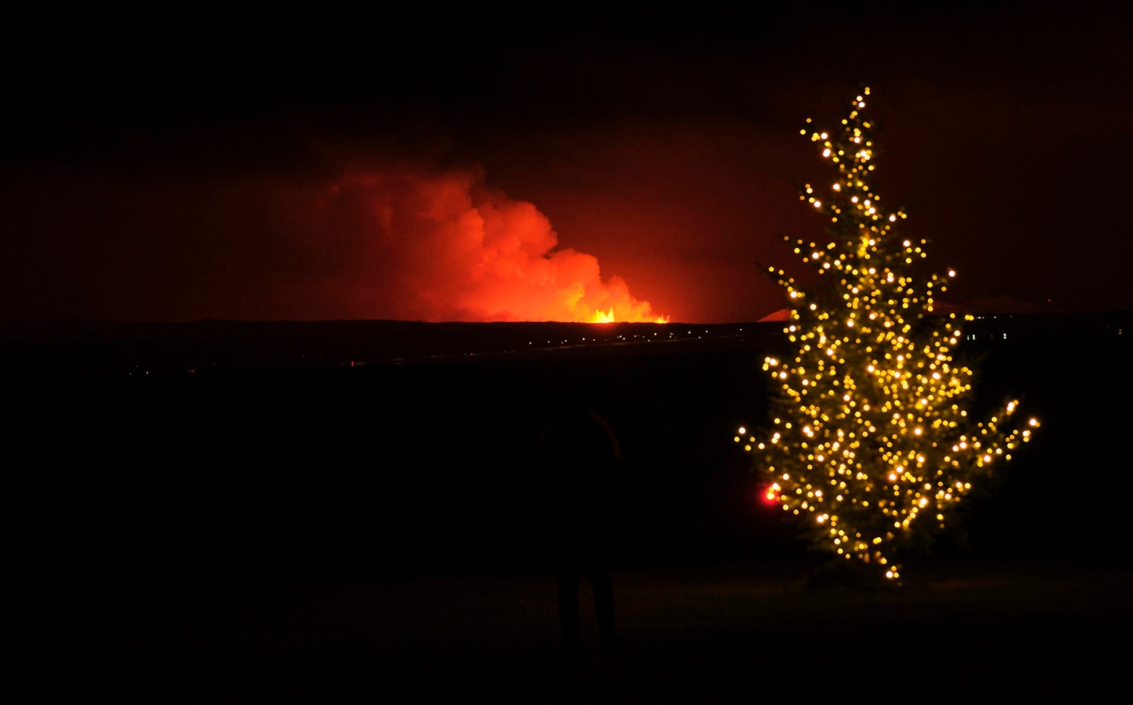 Nube tóxica y lava no llegarán a poblaciones en Islandia: expertos