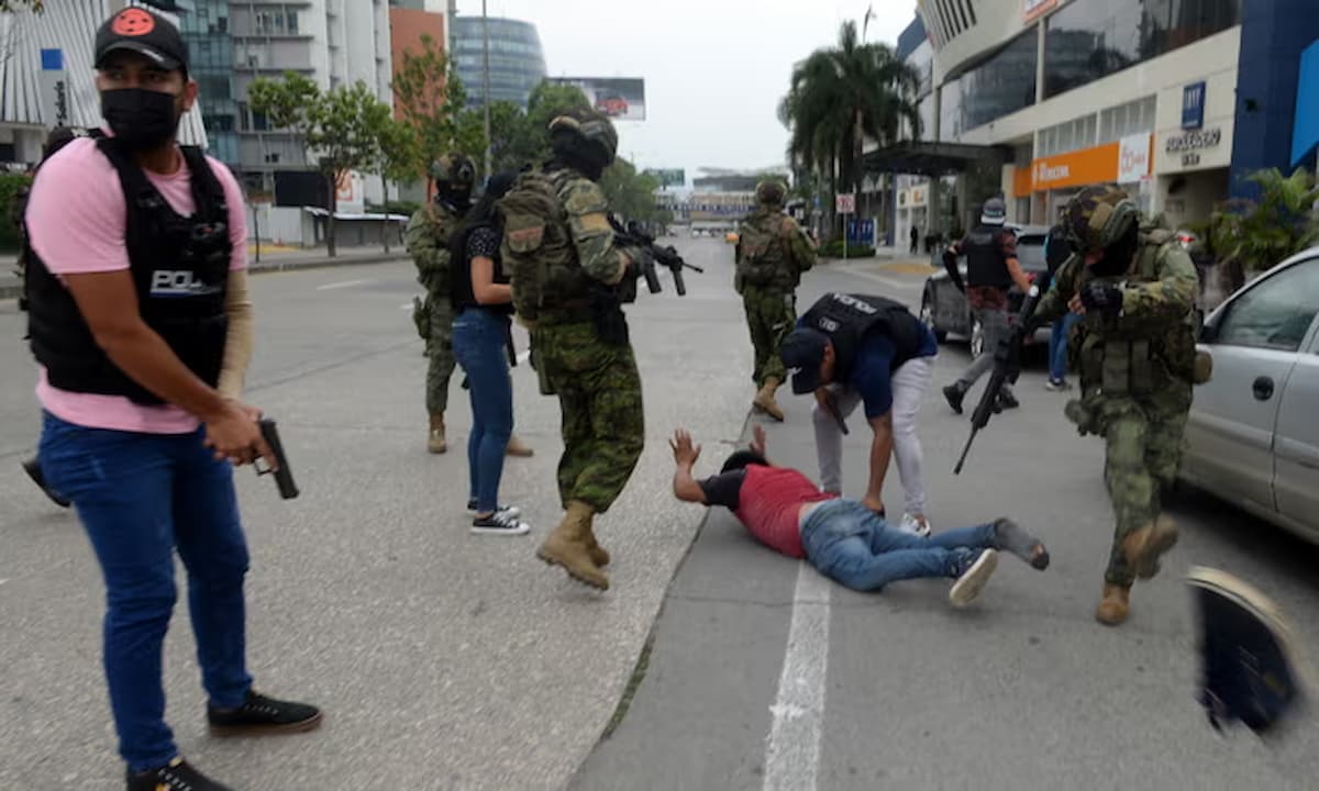 Bandas armadas y fugas de prisión: Ecuador se sumió en caos y derramamiento de sangre