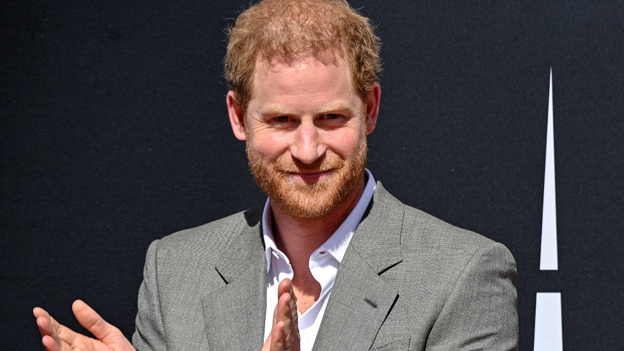 El príncipe Harry regresa a Londres sin Meghan Markle, ¿se reunirá con la familia real británica?