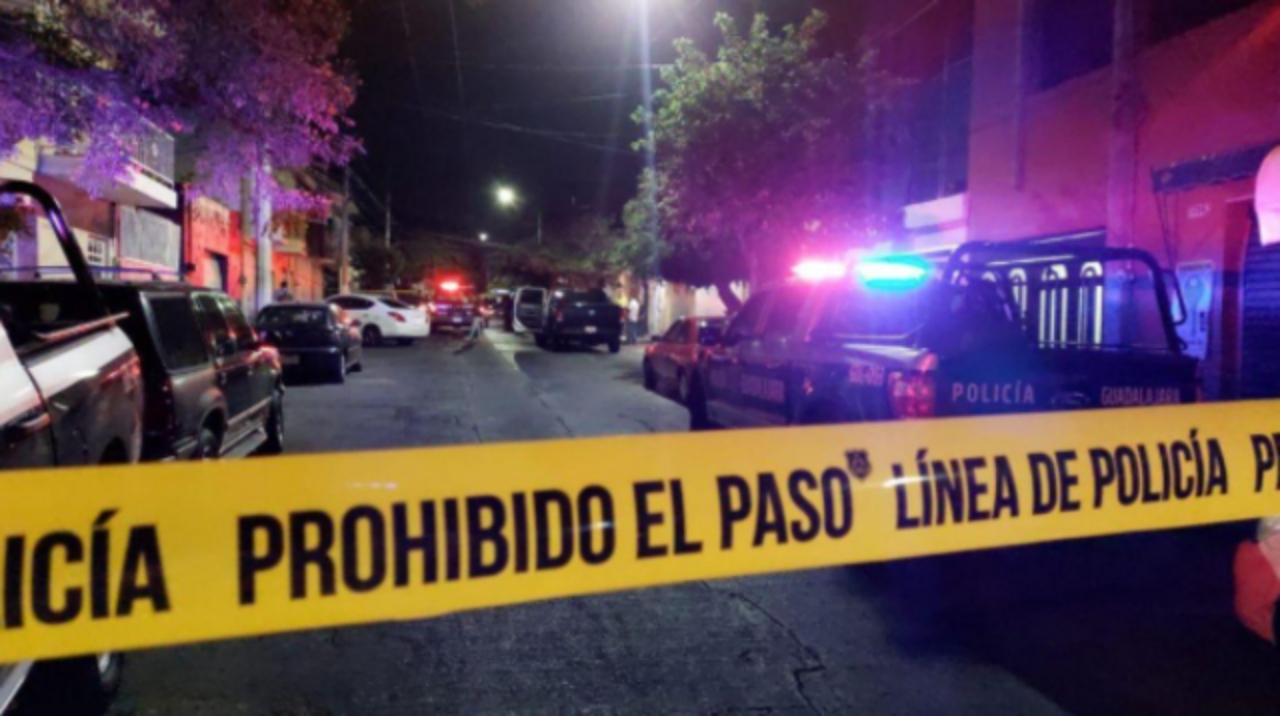 Autoridades localizan al menos 11 cuerpos calcinados en carretera de Nuevo León