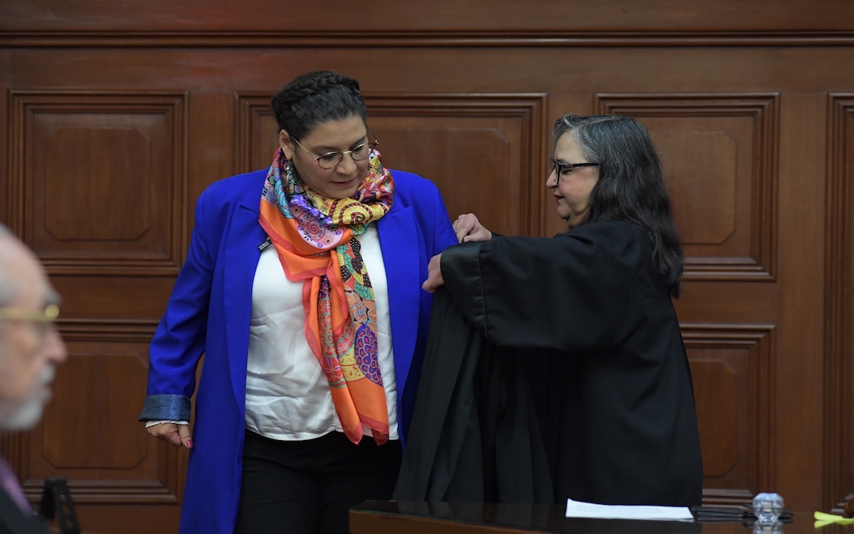 Lenia Batres asume cargo de ministra y ataca al Poder Judicial