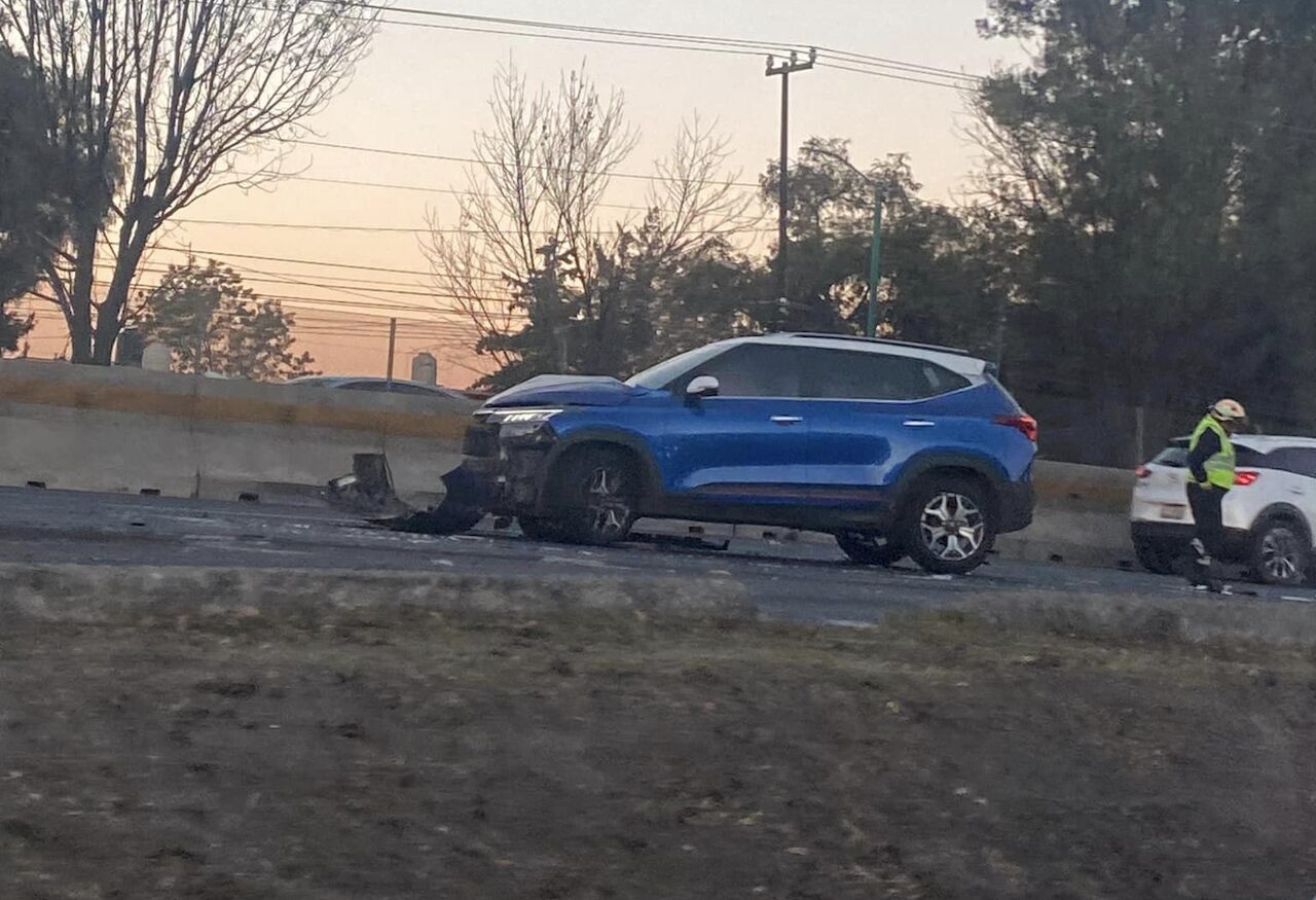 Accidente México Querétaro Carambola Cerca De La Ford En Izcalli