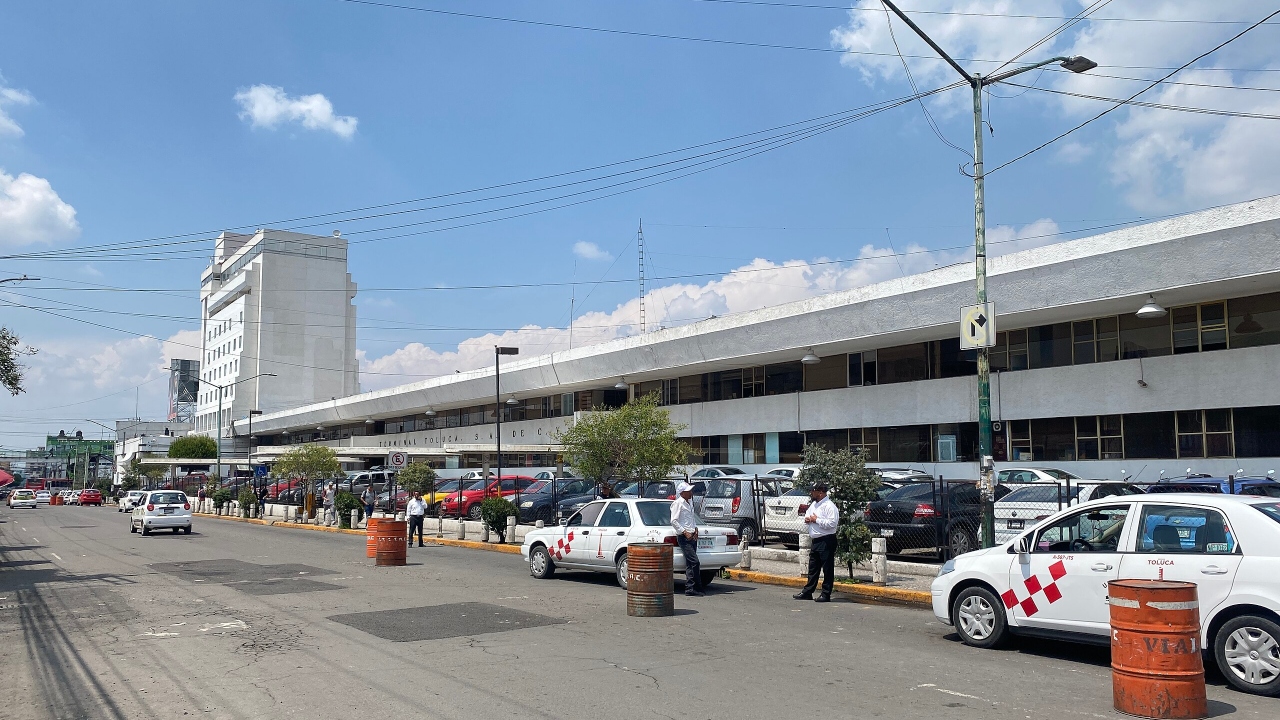 Autoridades detienen a 50 presuntos extorsionadores de la Central de Autobuses de Toluca, Edomex