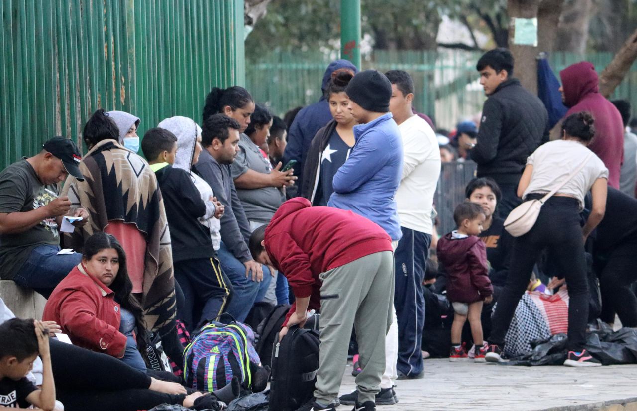 Peticiones de asilo en México subieron 18% en 2023; récord que satura frontera sur