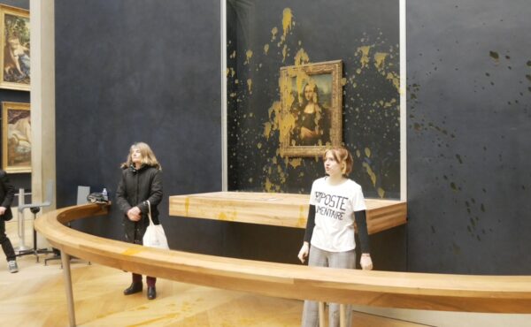 París 2024. La llama olímpica entra al Louvre y genera críticas - mona_lisa_sopa_leonardo_da_vinci_louvre_activistas-600x370