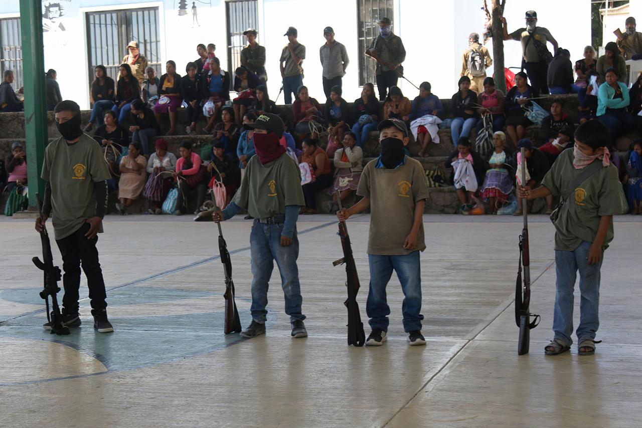 Policía comunitaria de Guerrero alerta aumento de violencia y suma a menores a cuerpo de seguridad