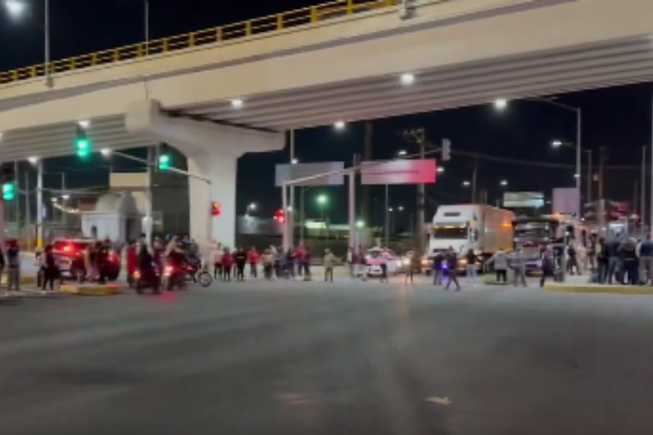 Bloqueo en Ecatepec: vecinos cierran la Vía Morelos por falta de agua