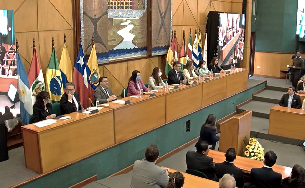 Corte Constitucional de Ecuador despenaliza la eutanasia tras caso de ELA