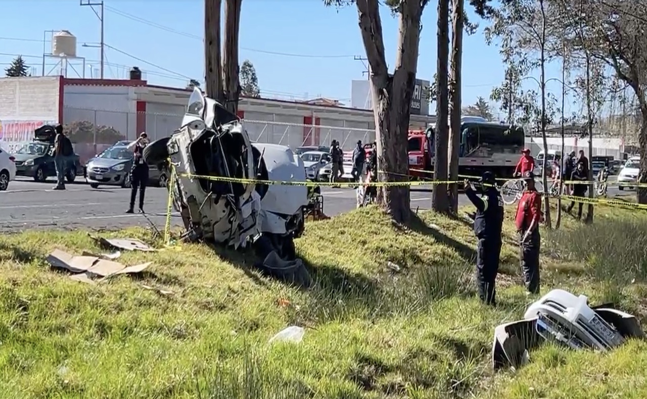 Accidente carretera Toluca-Palmillas deja tres personas muertas