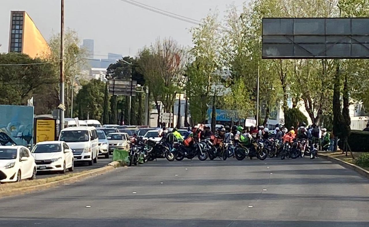 Bloqueo en Naucalpan hoy: repartidores cierran avenida Lomas Verdes