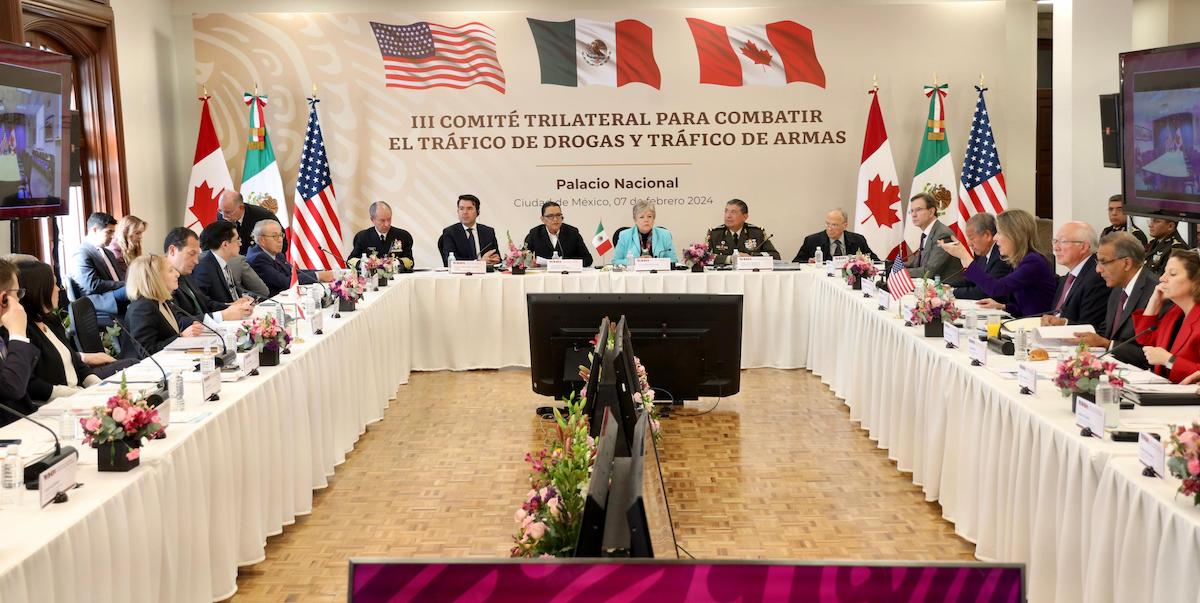 México pide apoyo a EU y Canadá para detener fentanilo y armas