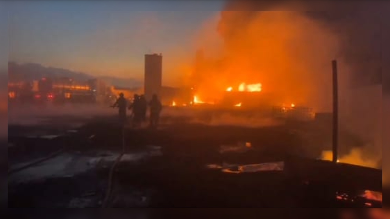 Incendio en Nuevo León: se consume fábrica en Escobedo