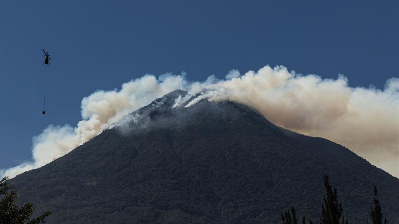 Taiwán donará 300 mil dólares para sofocar incendio en volcán de Agua en Guatemala