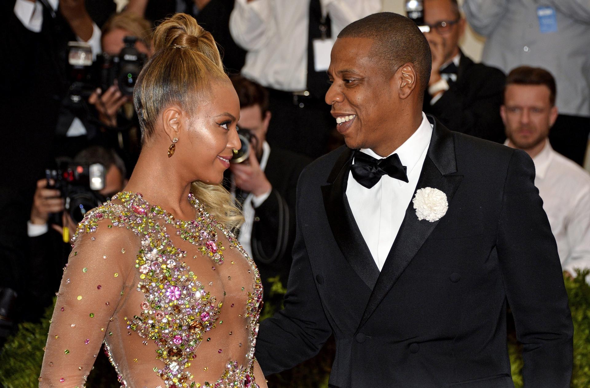 Jay-Z critica a los Grammy por no darle a Beyoncé el premio al mejor álbum del año