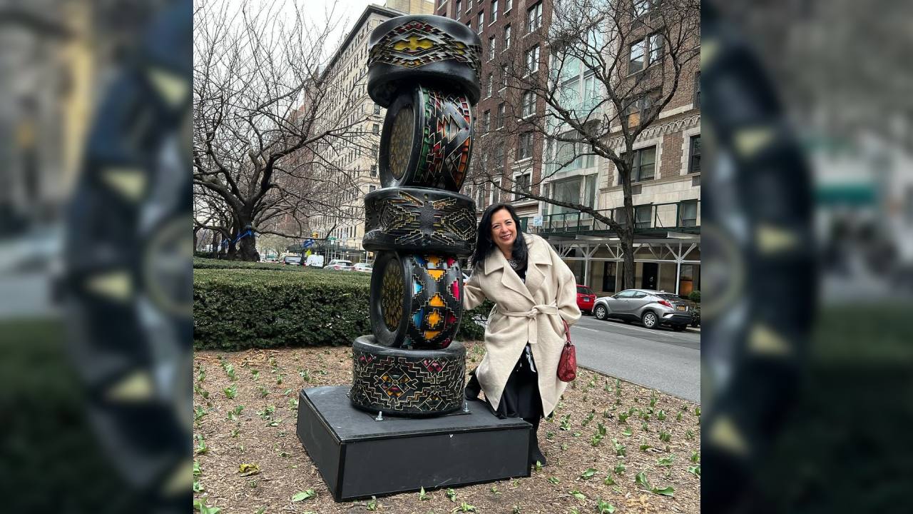 ¡Orgullo mexicano! Esculturas Betsabée Romero toman las calles de Nueva York