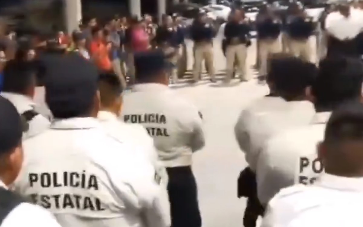 ‘¿Por qué nos traiciona?’: policías de Campeche cuestionan a AMLO apoyo a Layda Sansores
