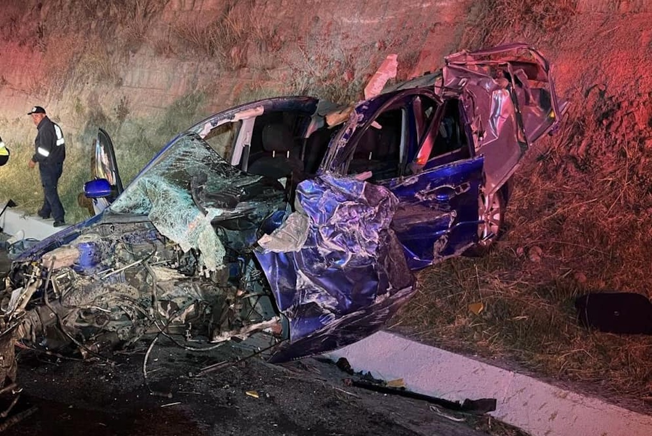 Choque deja dos personas muertas en la carretera a Valle de Bravo, Edomex
