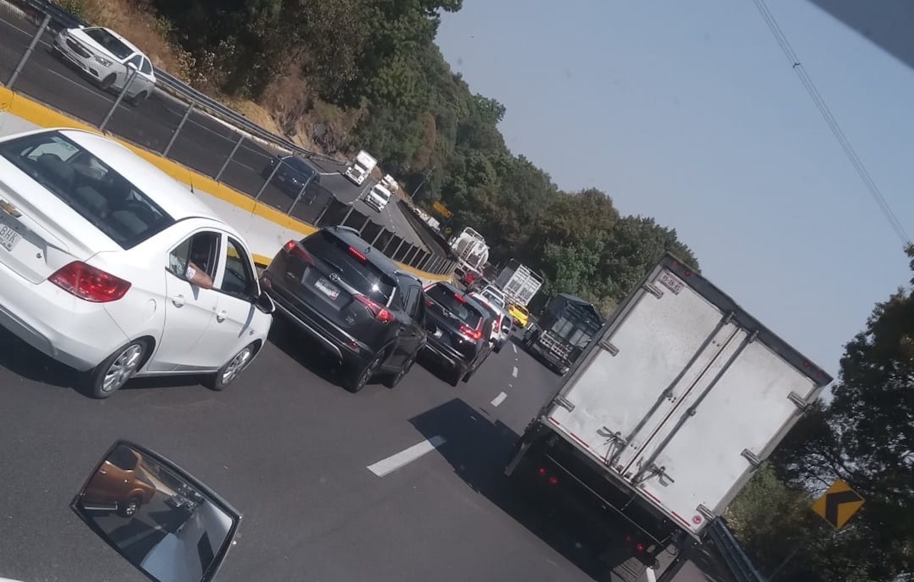 No es un accidente en la México-Cuernavaca, obras afectan tránsito