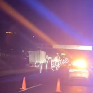 Accidente México-Querétaro: camión sale de la autopista cerca de la caseta Palmillas