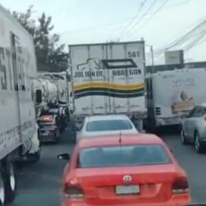 México-Querétaro: accidente y falla en tag provoca caos en la autopista
