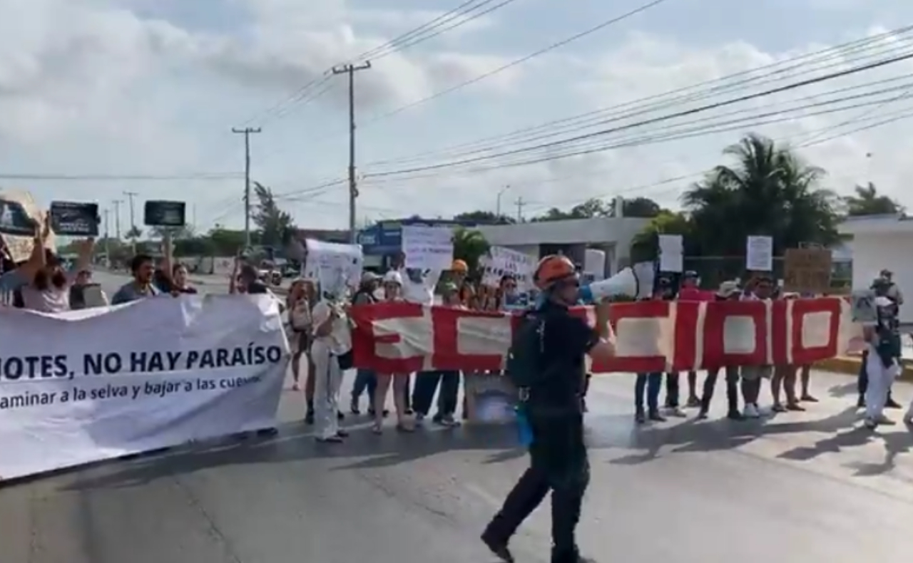 Bloqueo en Playa del Carmen, QRoo: protesta contra el Tren Maya