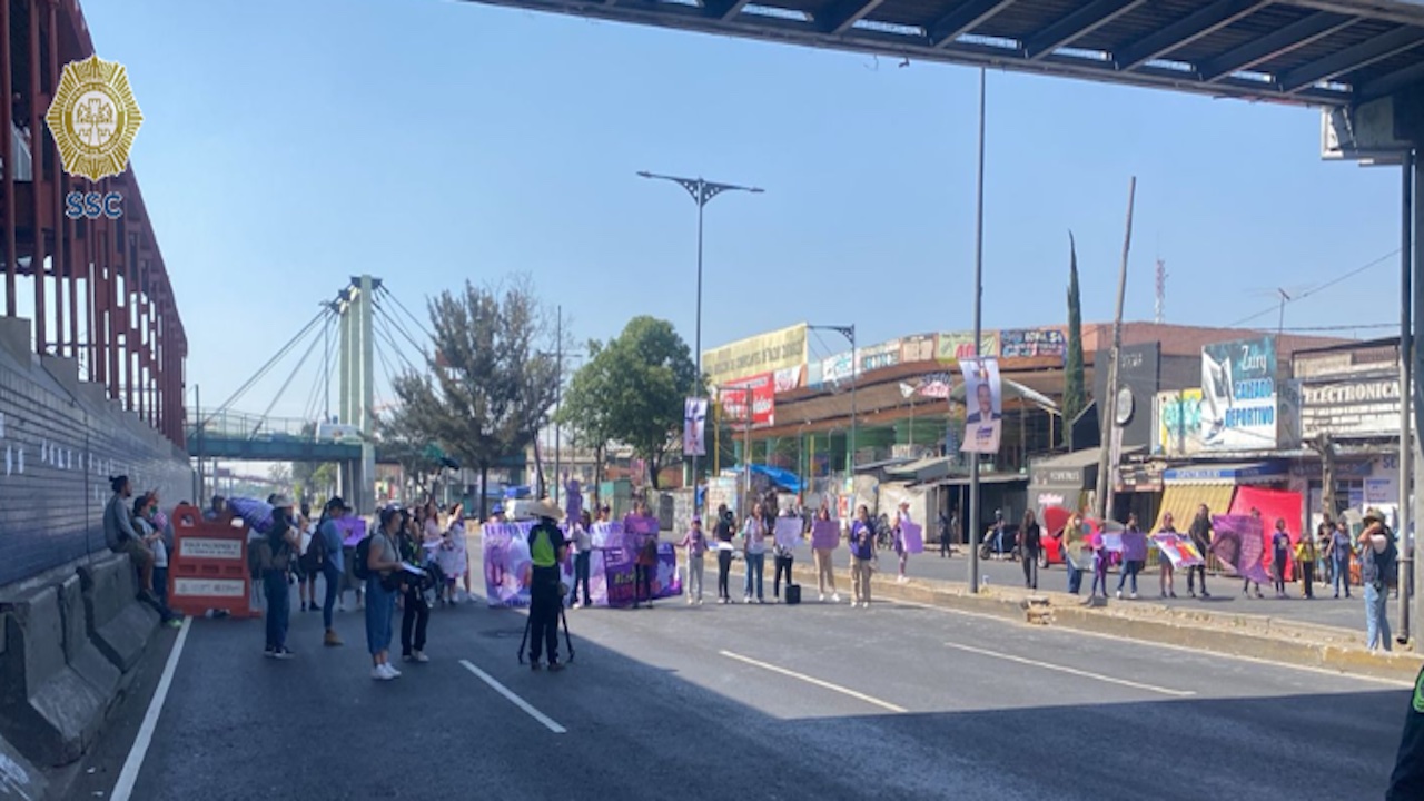Bloqueo en la Zaragoza: protestan por las estaciones del Metro Acatitla y Guelatao