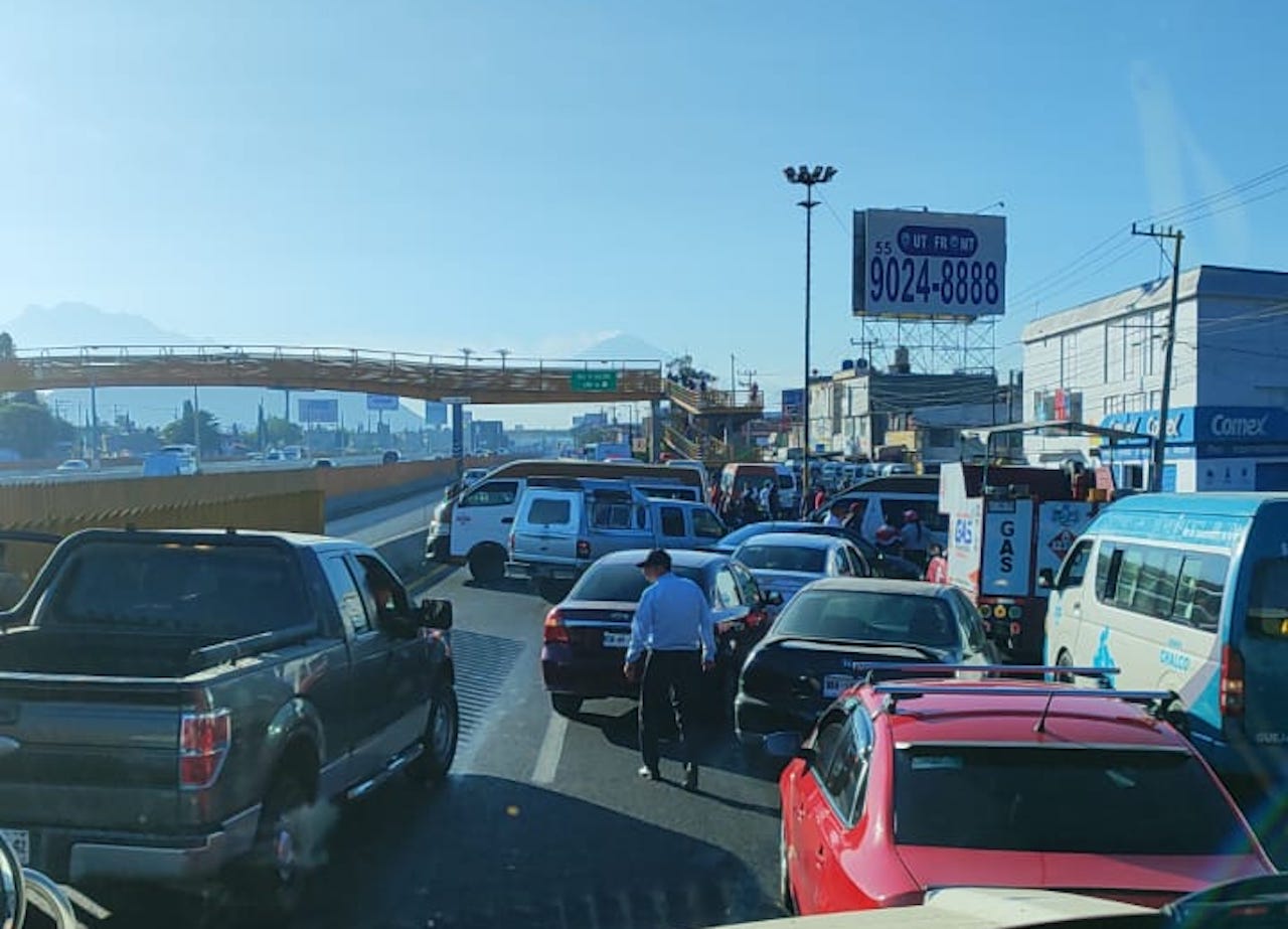 Bloqueo México-Puebla: transportistas protestan por inseguridad