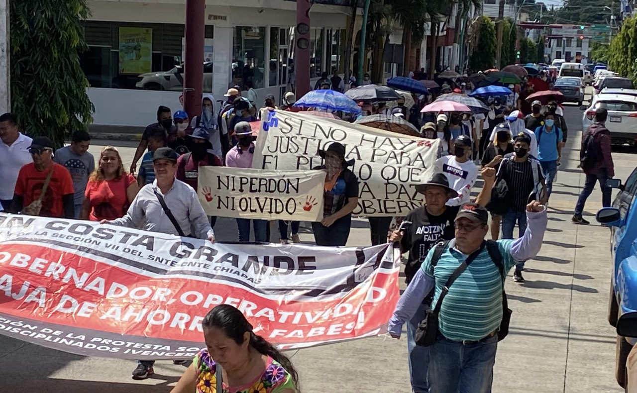 Bloqueos en Chiapas: docentes realizan cierres para exigir mejores condiciones laborales