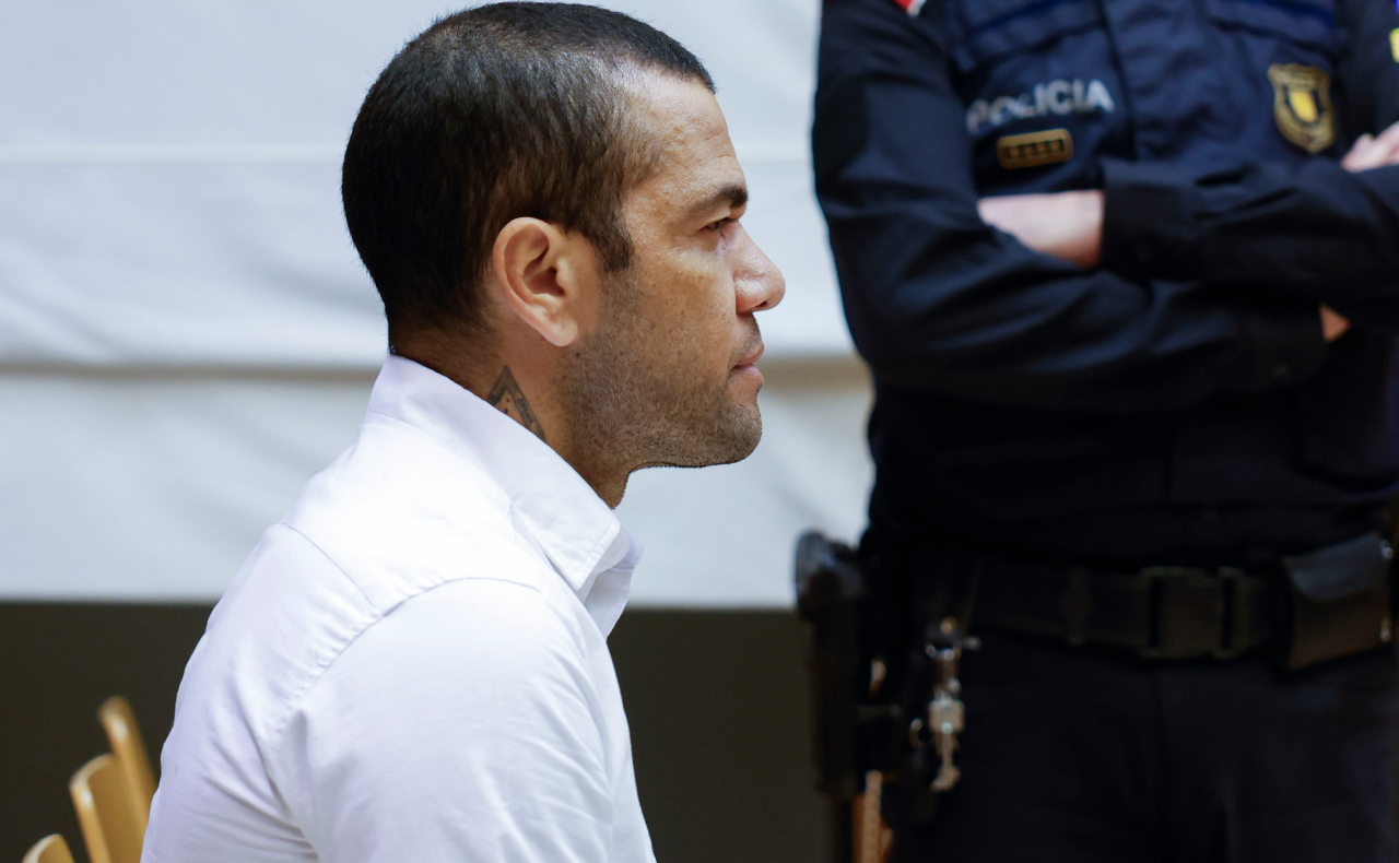 Audiencia de Barcelona concede libertad a Dani Alves bajo fianza de 1 millón de euros