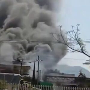 Incendio en la Central de Abastos de Tultitlán, Edomex, moviliza a bomberos