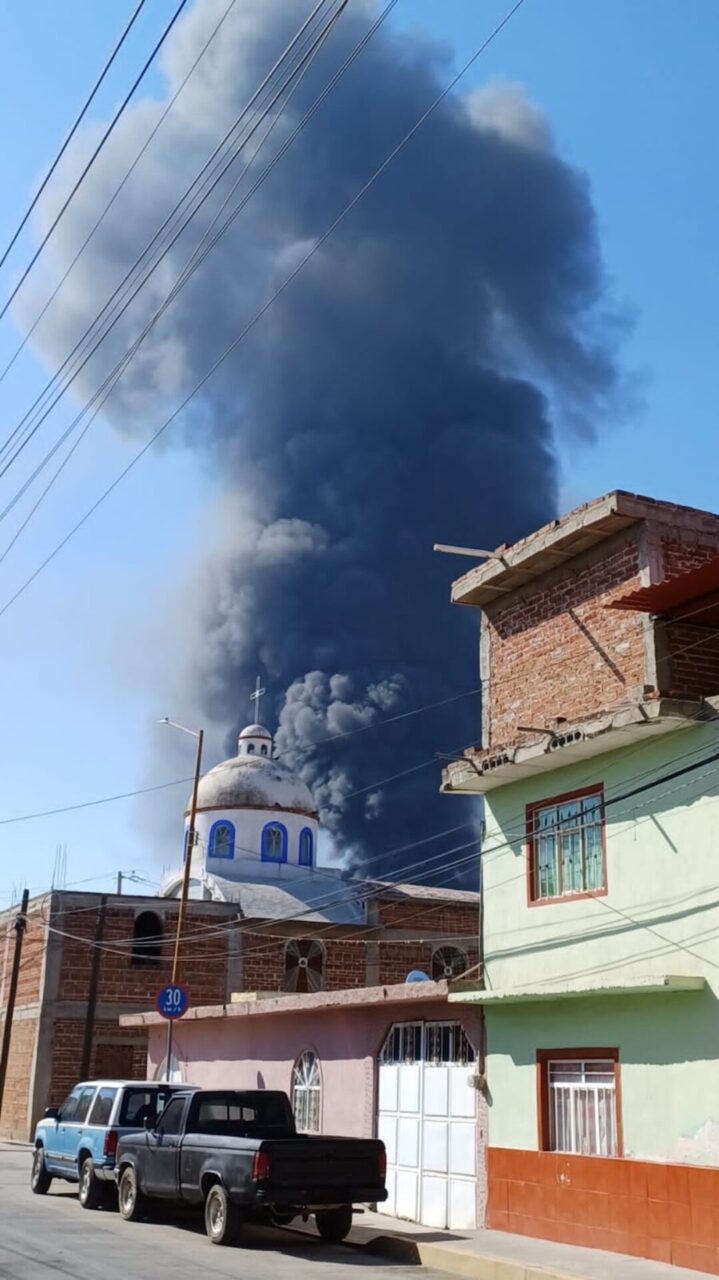 Incendio en Silao: se quema fábrica parque industrial Apolo