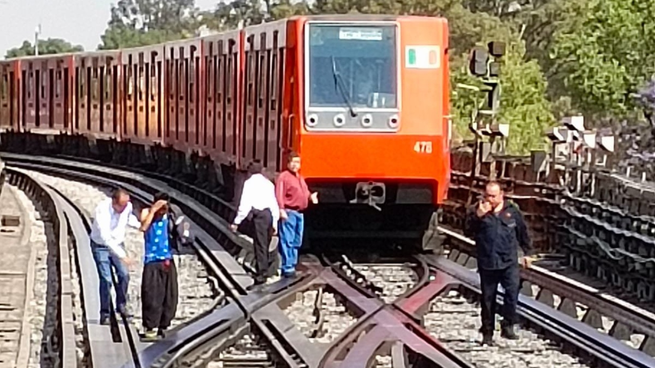 Línea 9 del Metro suspende servicio; hay transporte provisional