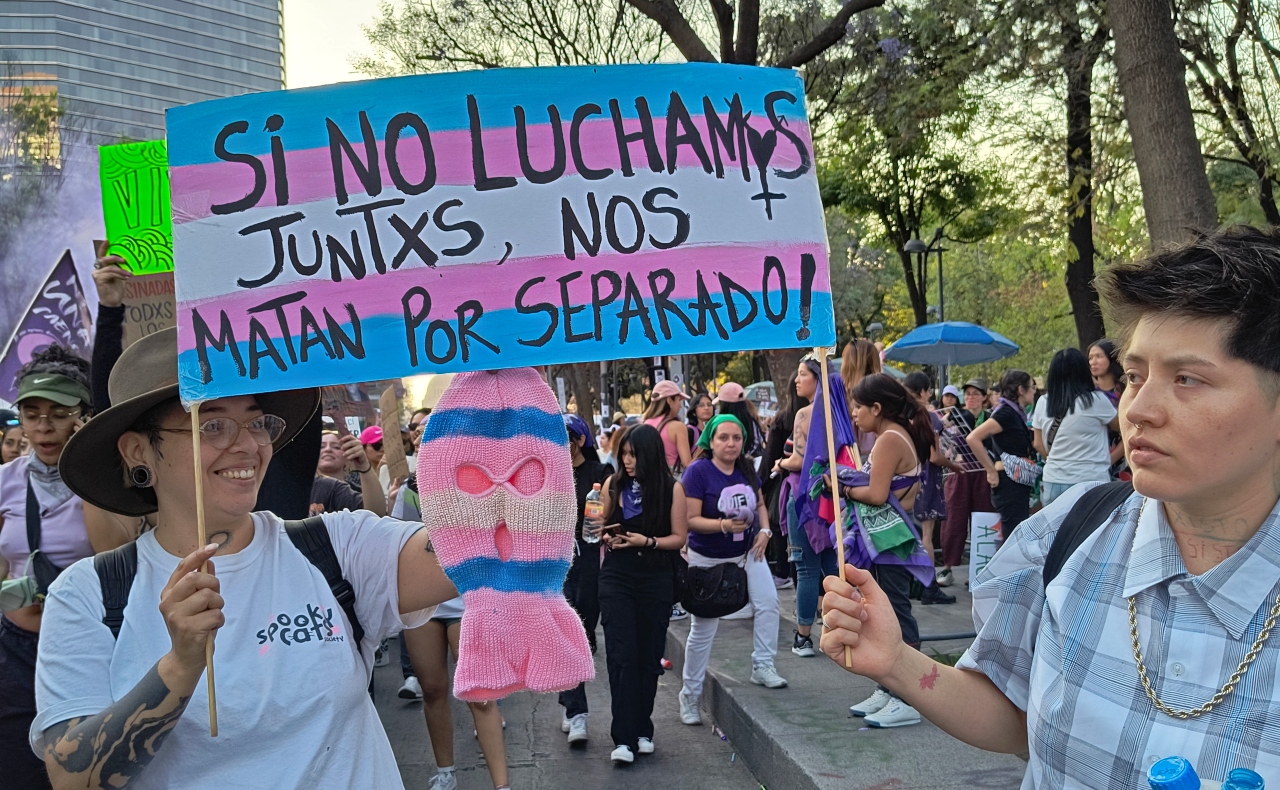 ‘Las disidencias también formamos parte del 8M’: colectivos trans marchan contra la violencia machista