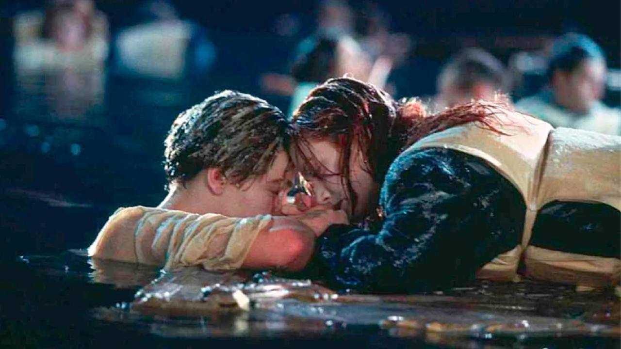 Tabla que salvó a Rose y condenó a Jack en la cinta <em>Titanic</em>, subastada en 718 mil dólares