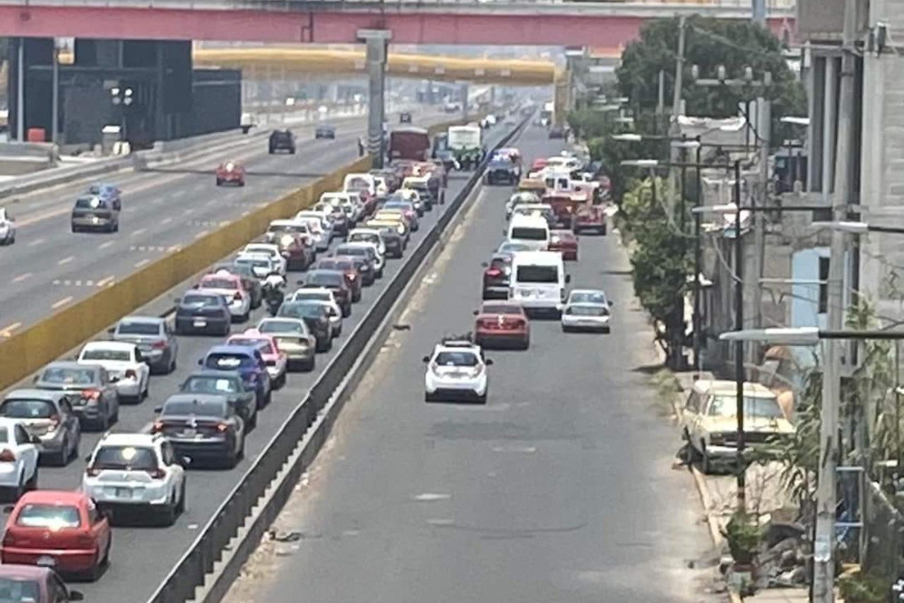 Accidente en la México-Puebla: moto de estrella contra camión hacia CDMX