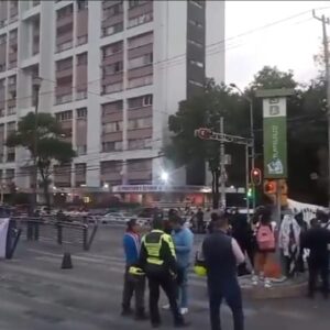 #JusticiaParaRenYMaya: realizan bloqueo sobre Eje 1 poniente y Eje 2 norte