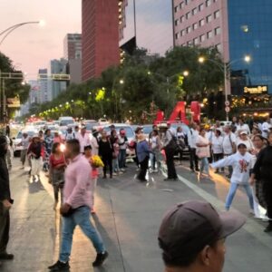 Bloqueo en Paseo de la Reforma: Manifestantes cierran entre Bucareli y Juárez