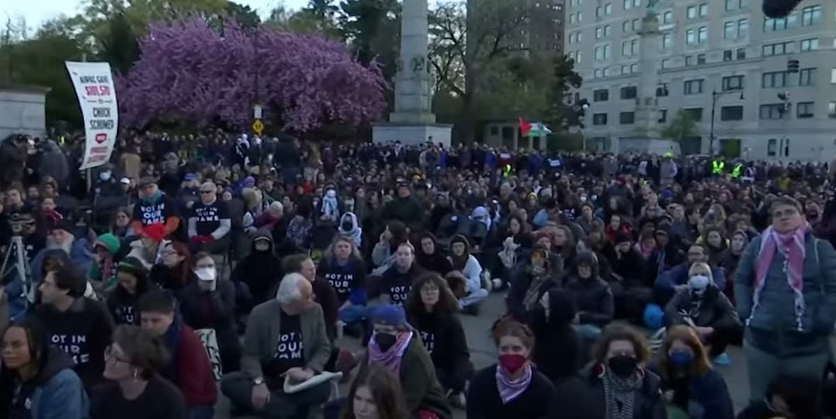 No como otras Pascuas: manifestantes judíos detenidos tras un seder de protesta en Nueva York